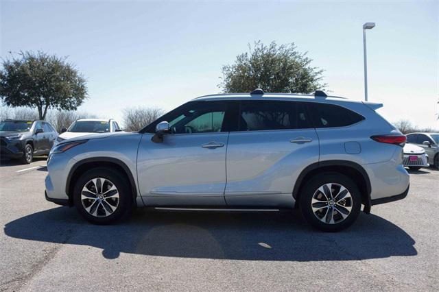 used 2021 Toyota Highlander car, priced at $28,433