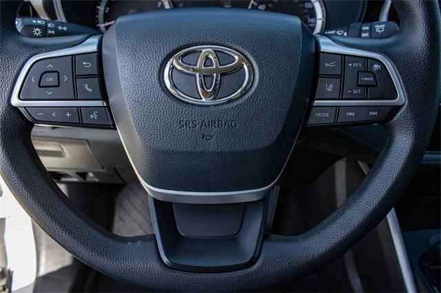 used 2023 Toyota Highlander car, priced at $33,234