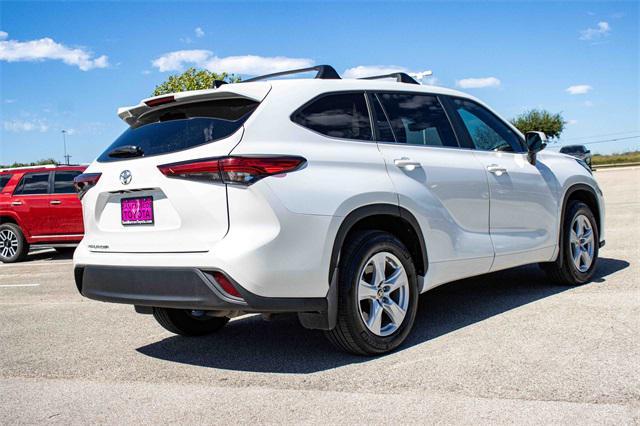 used 2023 Toyota Highlander car, priced at $33,234