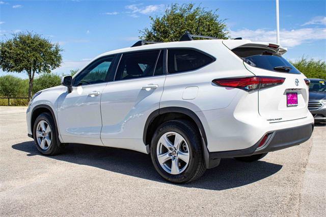 used 2023 Toyota Highlander car, priced at $33,234