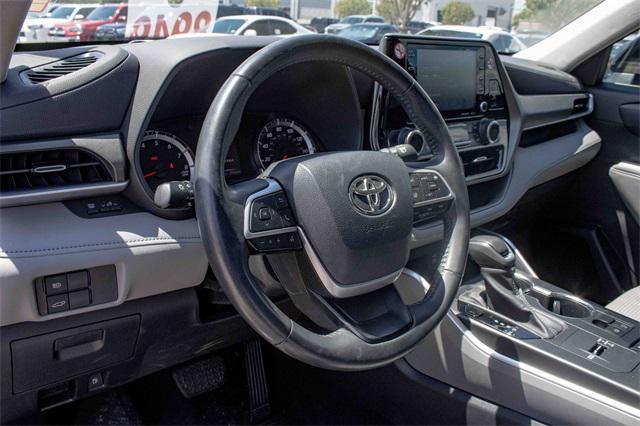 used 2022 Toyota Highlander car, priced at $30,393