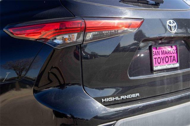 used 2021 Toyota Highlander car, priced at $29,886