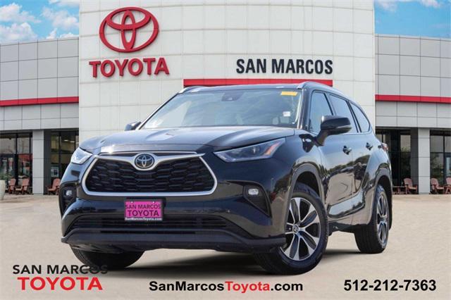 used 2021 Toyota Highlander car, priced at $30,899