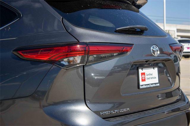 used 2022 Toyota Highlander car, priced at $33,245