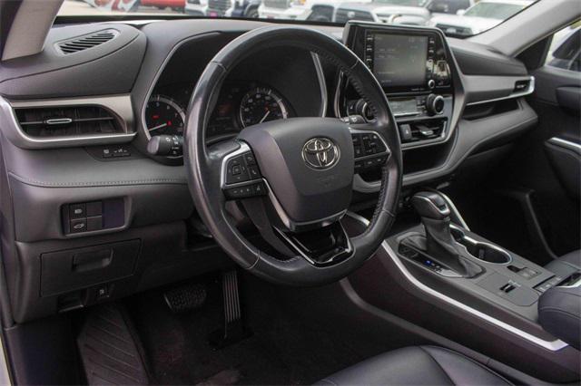 used 2021 Toyota Highlander car, priced at $29,886