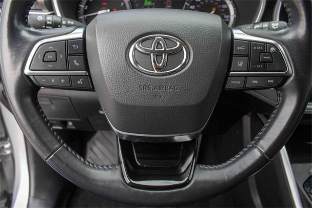 used 2021 Toyota Highlander car, priced at $29,886