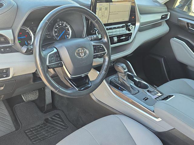 used 2021 Toyota Highlander Hybrid car, priced at $31,840