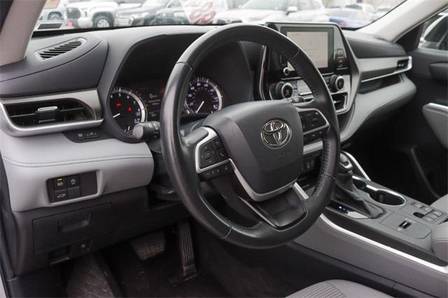 used 2023 Toyota Highlander car, priced at $31,276