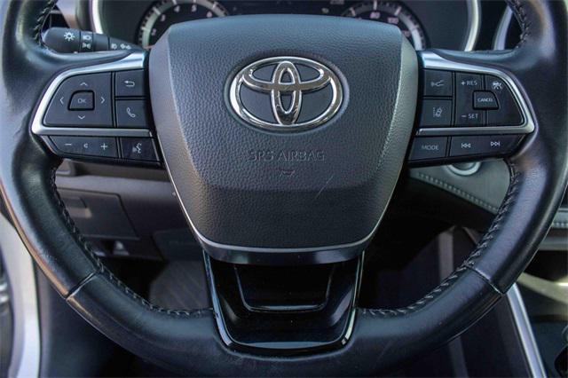 used 2021 Toyota Highlander car, priced at $29,886