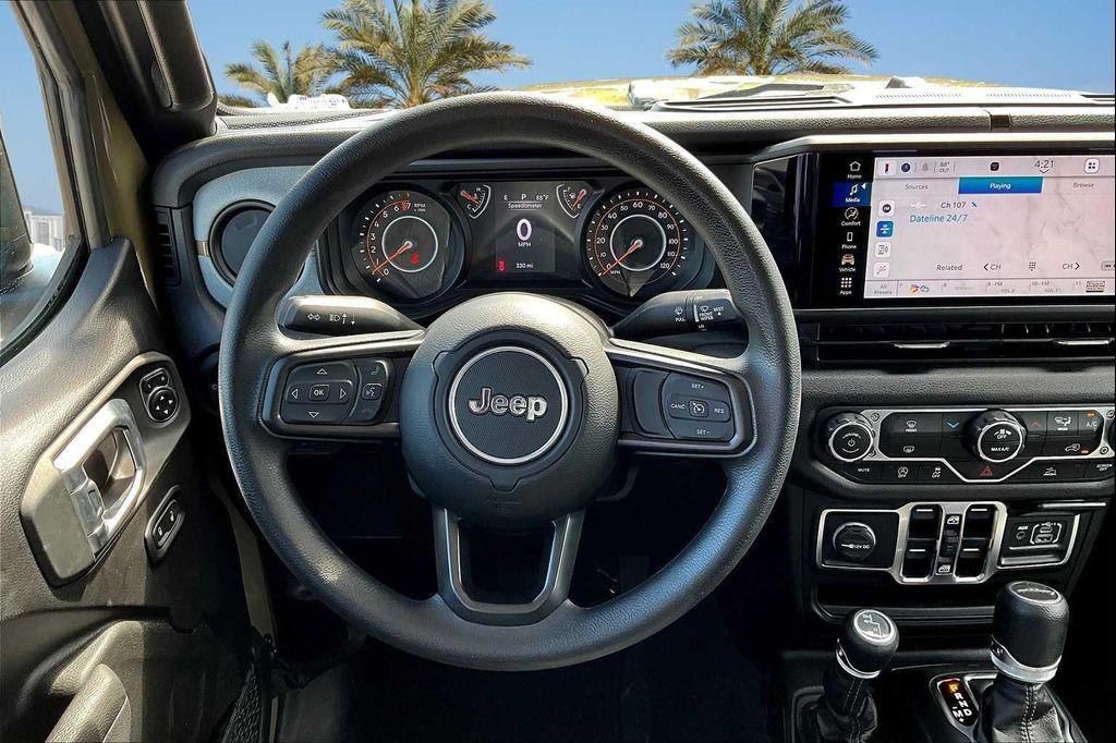new 2025 Jeep Gladiator car, priced at $38,832