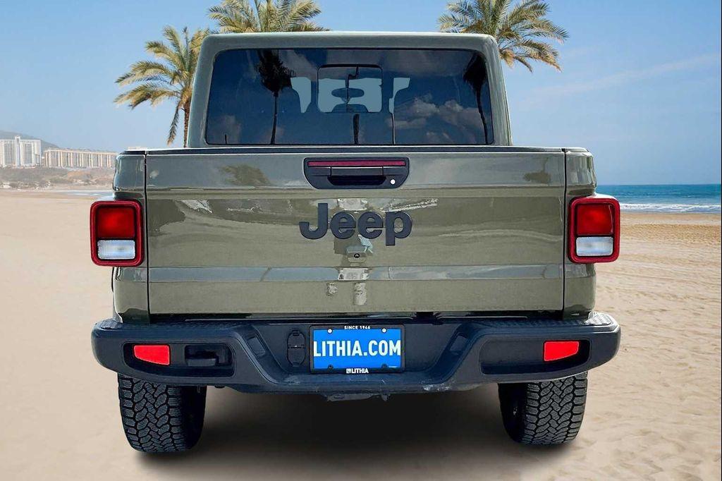 new 2025 Jeep Gladiator car, priced at $38,832