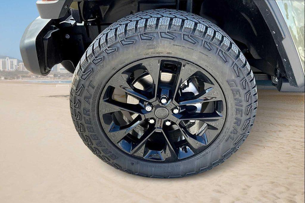 new 2025 Jeep Gladiator car, priced at $38,832