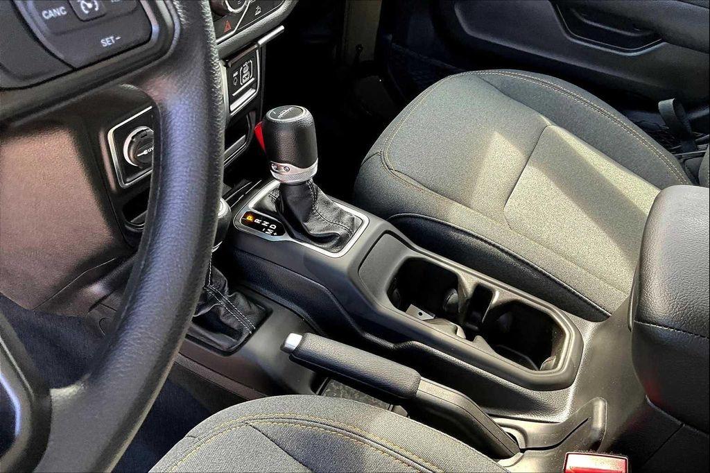 new 2025 Jeep Gladiator car, priced at $38,832