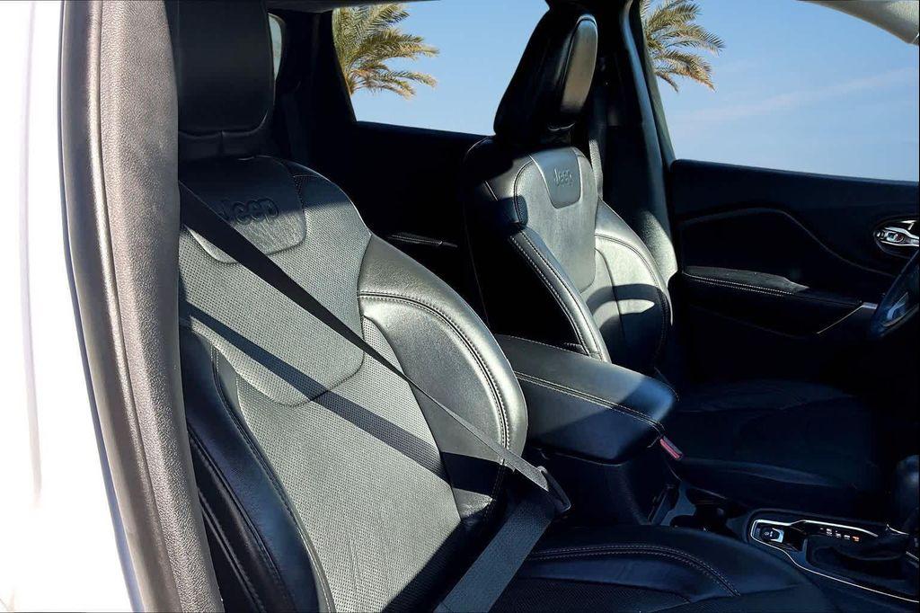 used 2020 Jeep Cherokee car, priced at $17,808