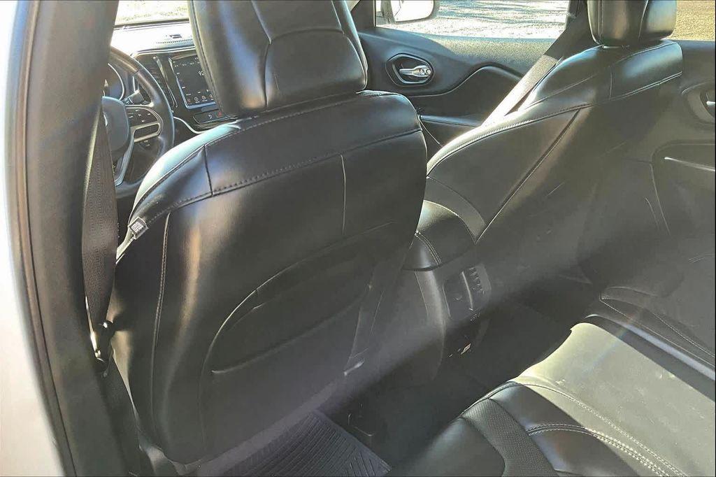 used 2020 Jeep Cherokee car, priced at $17,808