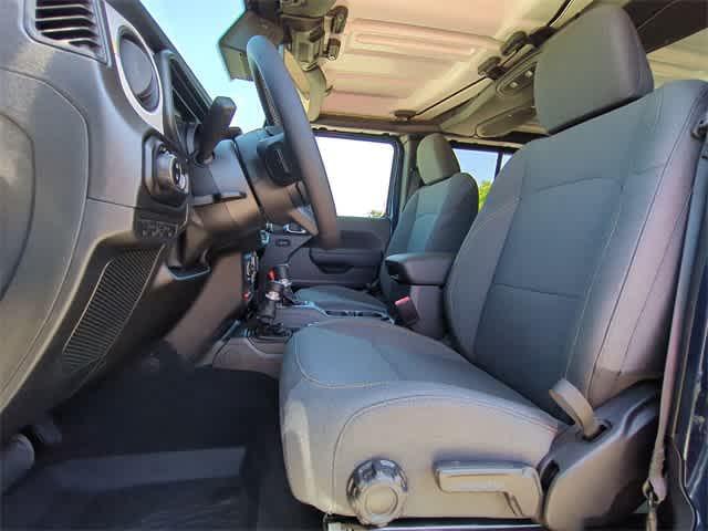 new 2025 Jeep Gladiator car, priced at $46,307