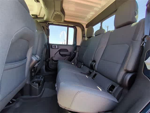 new 2025 Jeep Gladiator car, priced at $46,307