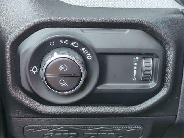 new 2025 Jeep Gladiator car, priced at $46,307