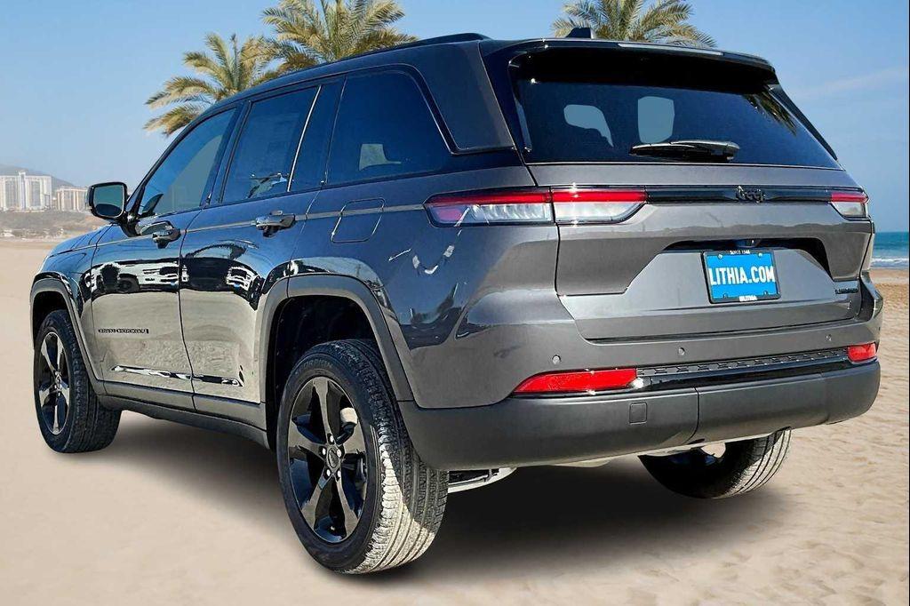 new 2025 Jeep Grand Cherokee car, priced at $40,533