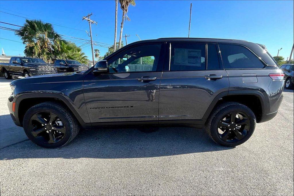 new 2025 Jeep Grand Cherokee car, priced at $40,533