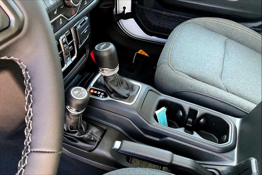 new 2025 Jeep Gladiator car, priced at $45,015