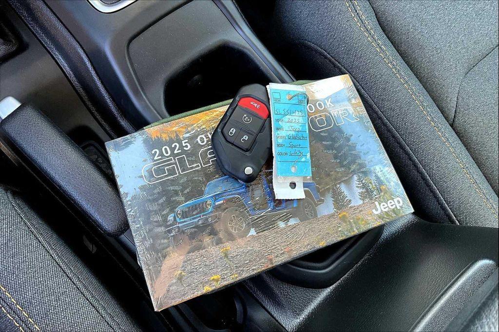 new 2025 Jeep Gladiator car, priced at $45,015