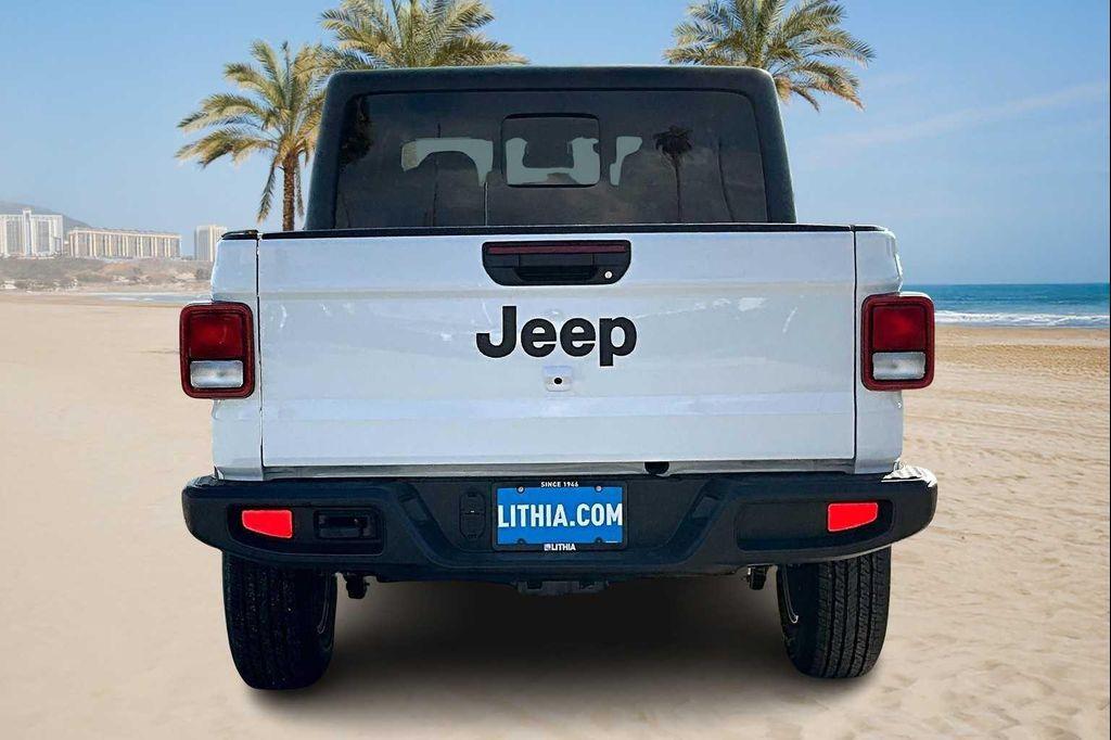 new 2025 Jeep Gladiator car, priced at $45,015