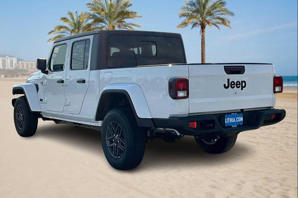 new 2025 Jeep Gladiator car, priced at $45,015