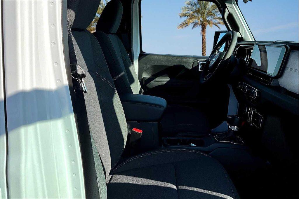 new 2025 Jeep Gladiator car, priced at $45,015