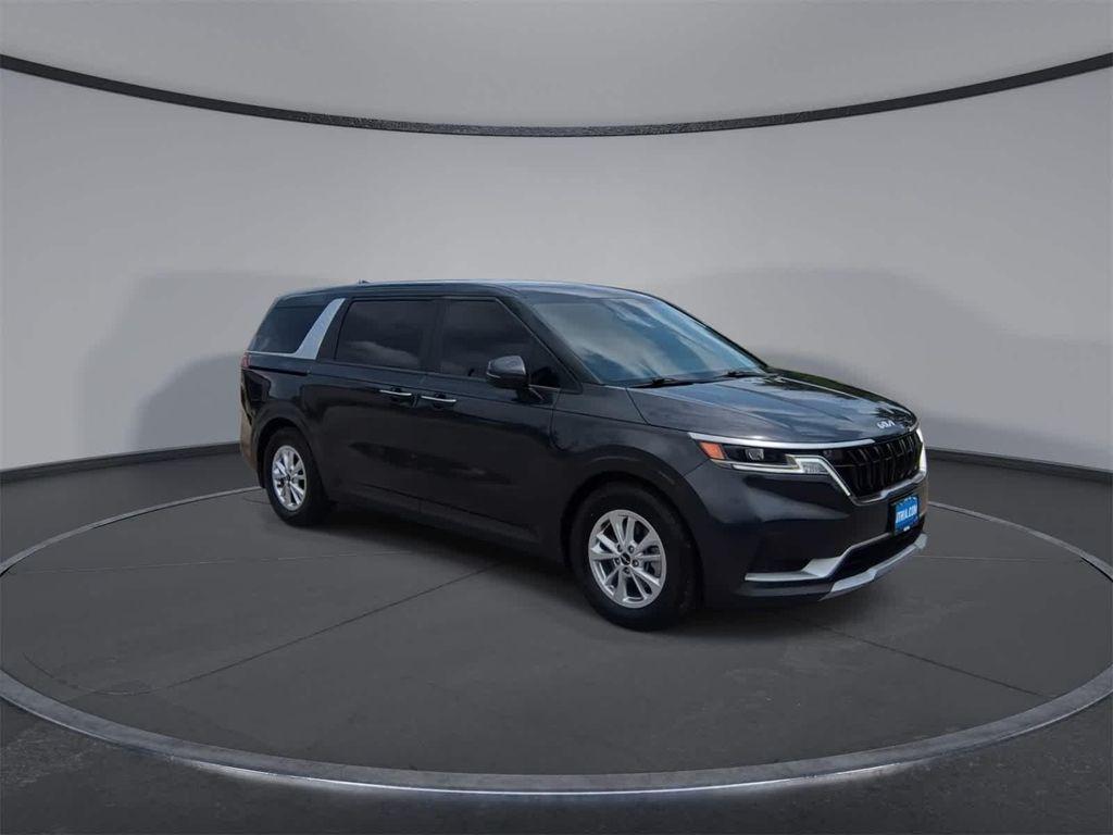 used 2023 Kia Carnival car