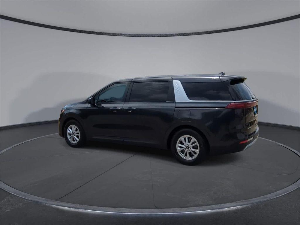 used 2023 Kia Carnival car