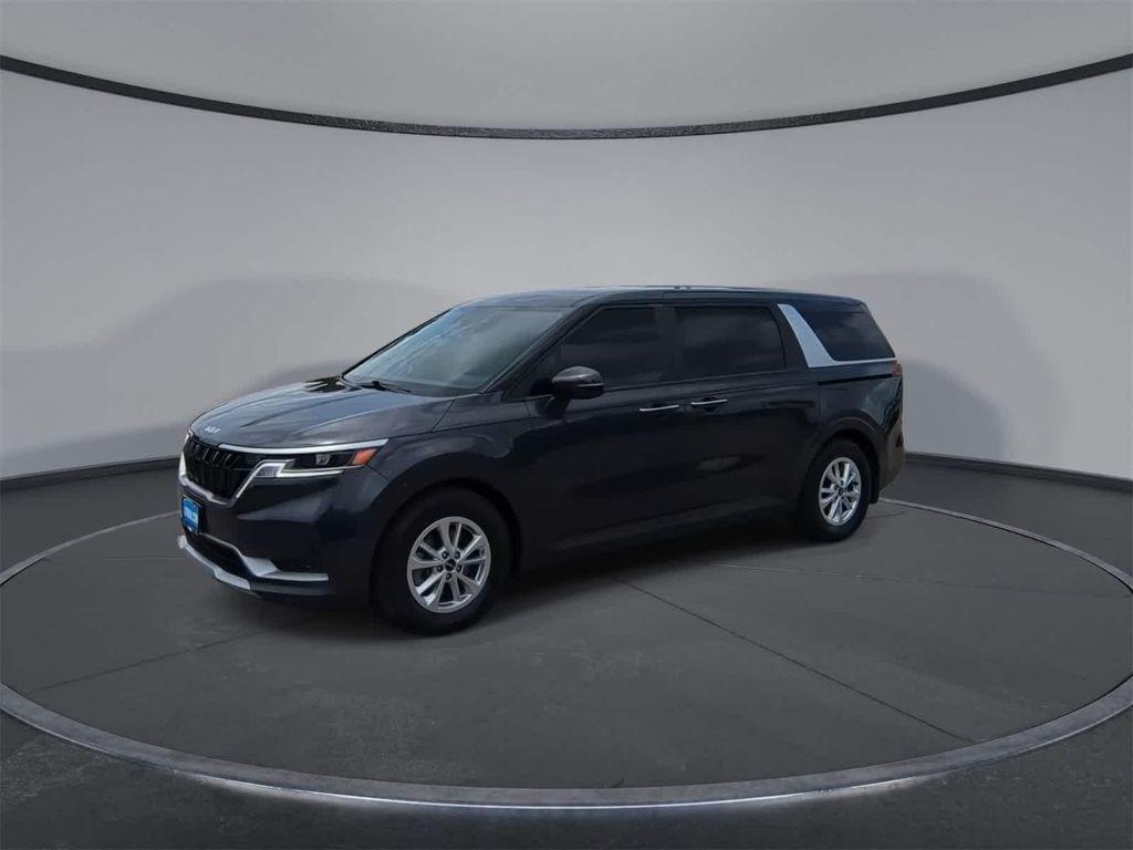 used 2023 Kia Carnival car