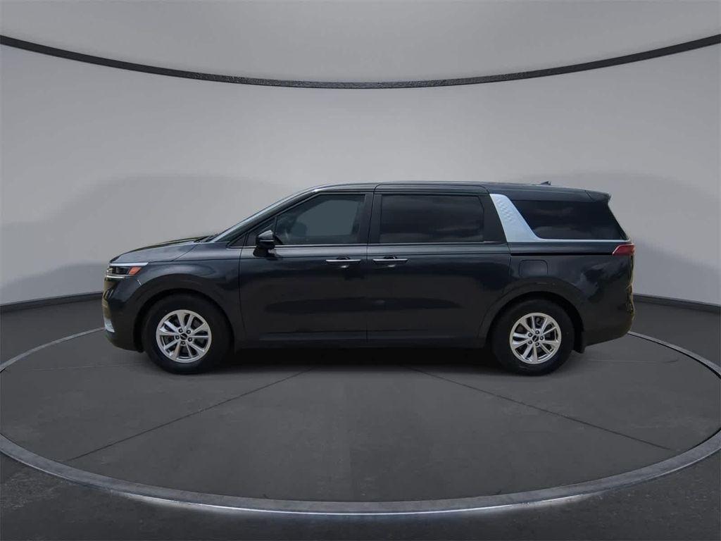 used 2023 Kia Carnival car