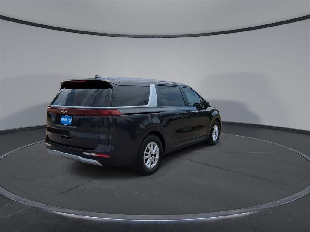 used 2023 Kia Carnival car