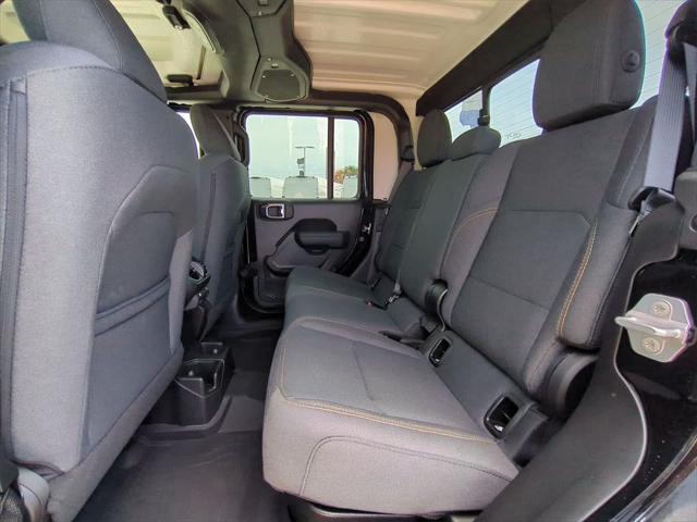 new 2025 Jeep Gladiator car, priced at $39,792