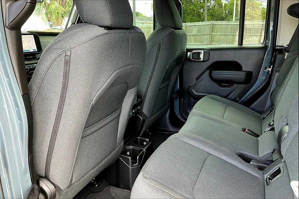 new 2025 Jeep Gladiator car, priced at $39,743