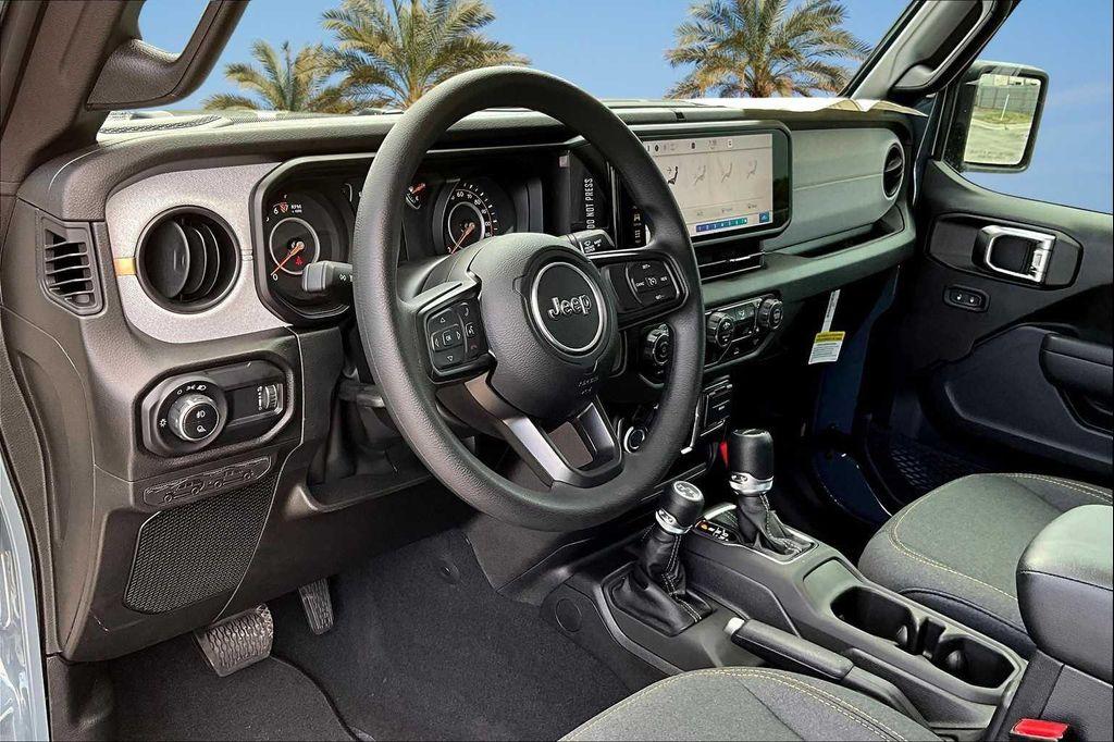 new 2025 Jeep Gladiator car, priced at $39,743