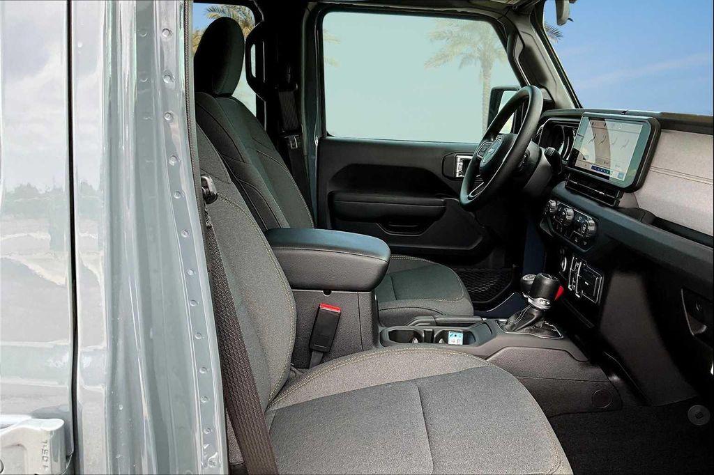 new 2025 Jeep Gladiator car, priced at $39,743