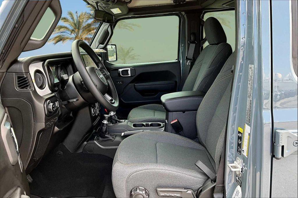 new 2025 Jeep Gladiator car, priced at $39,743