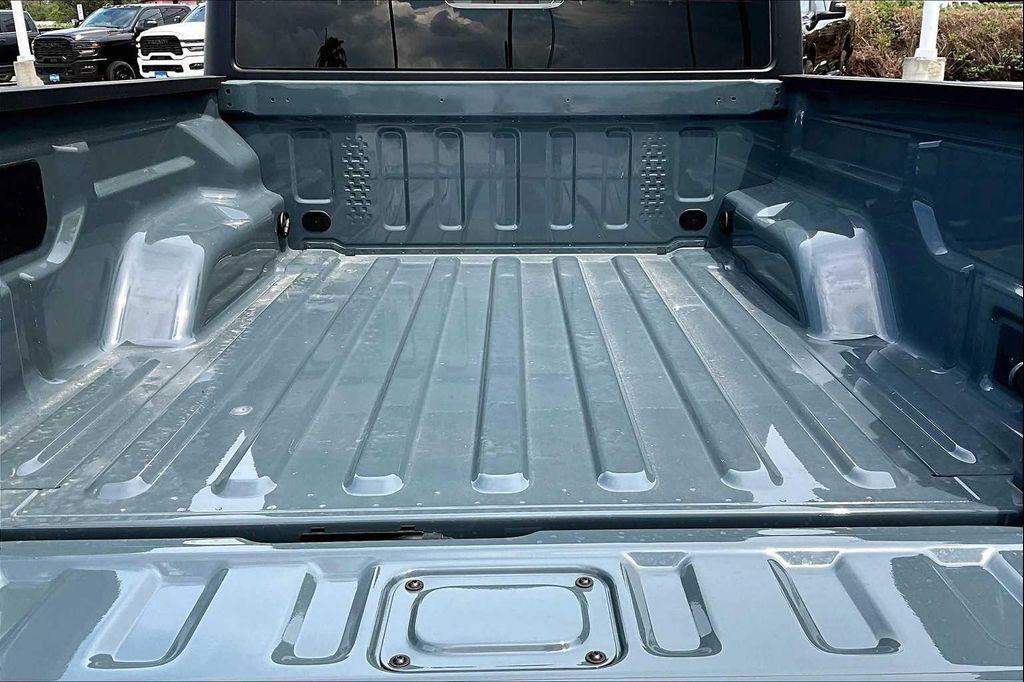 new 2025 Jeep Gladiator car, priced at $39,743