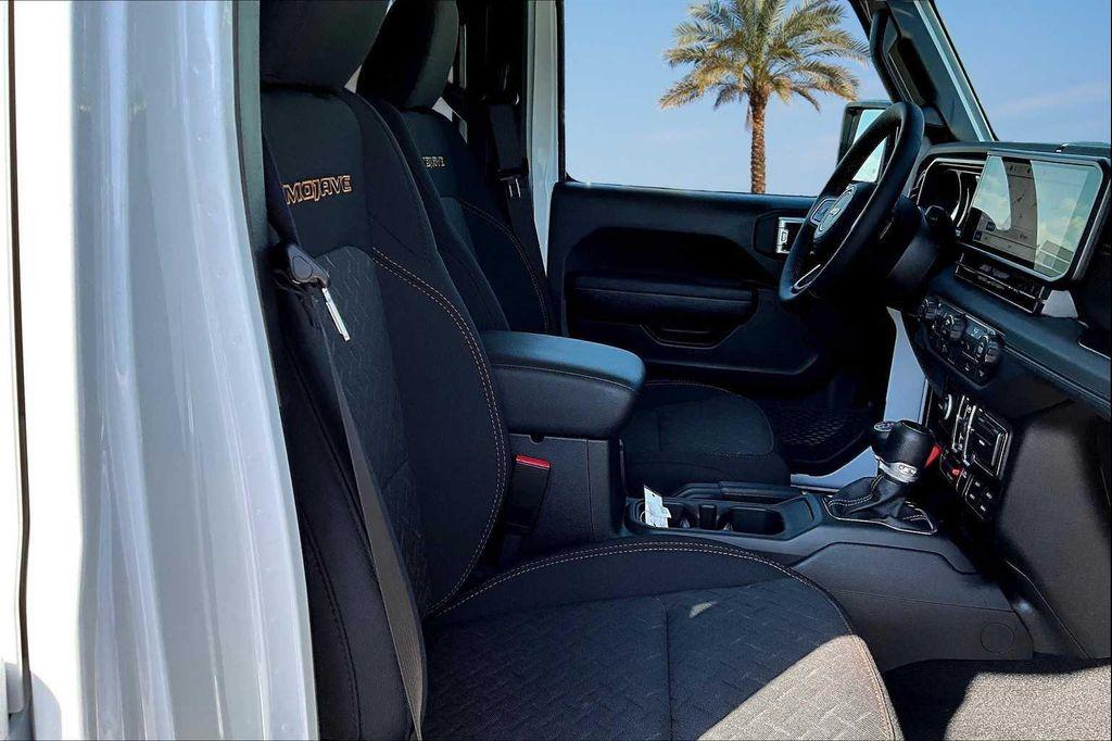 new 2025 Jeep Gladiator car, priced at $47,721