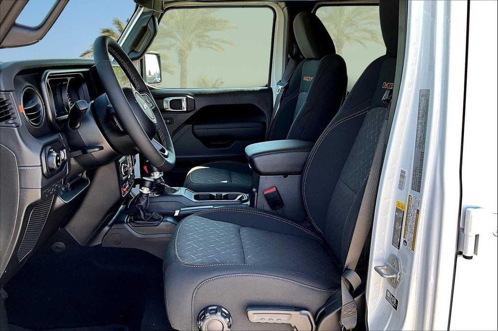 new 2025 Jeep Gladiator car, priced at $47,721