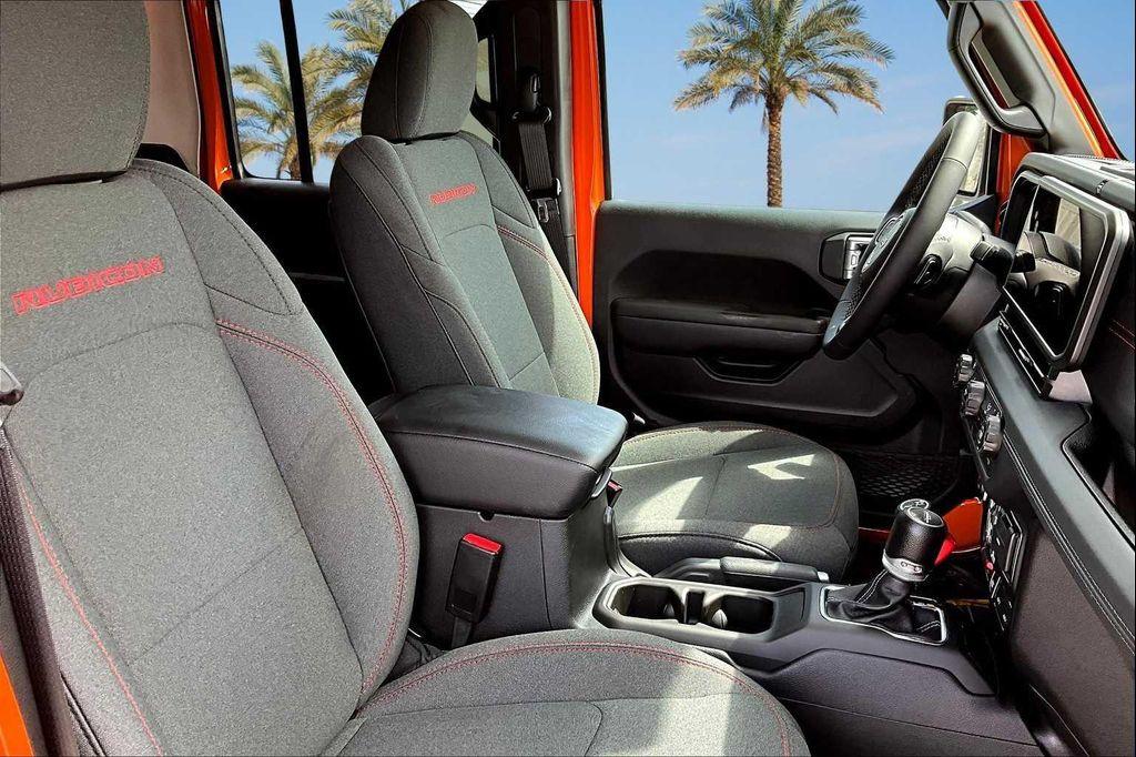 new 2025 Jeep Gladiator car, priced at $48,925