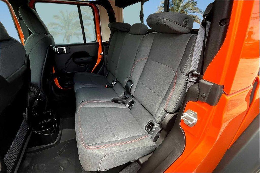 new 2025 Jeep Gladiator car, priced at $48,925