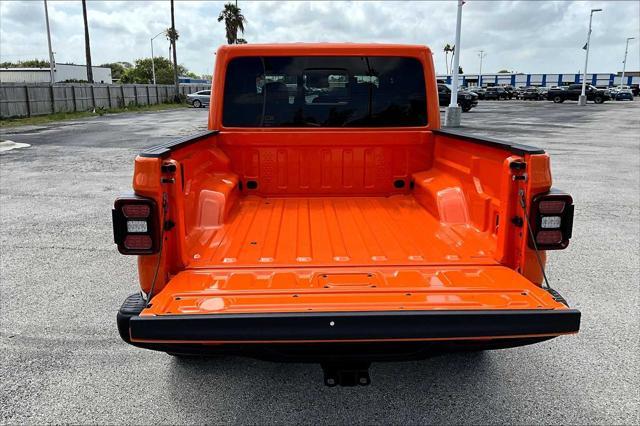 new 2025 Jeep Gladiator car, priced at $49,225