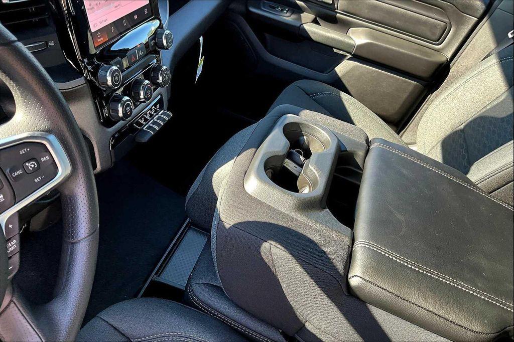 new 2025 Ram 1500 car, priced at $48,713