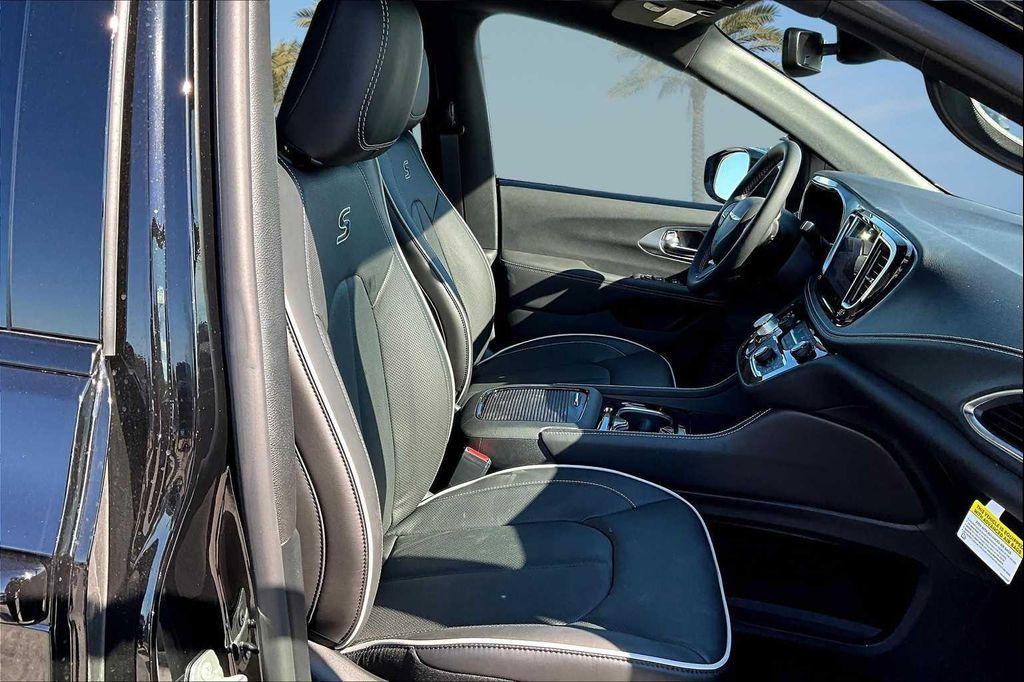new 2026 Chrysler Pacifica car, priced at $50,112