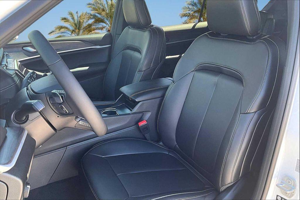 new 2025 Jeep Grand Cherokee L car, priced at $47,100