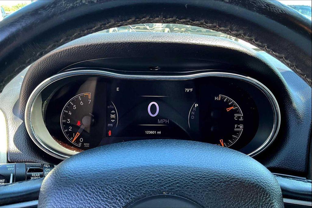 used 2019 Jeep Grand Cherokee car, priced at $14,250