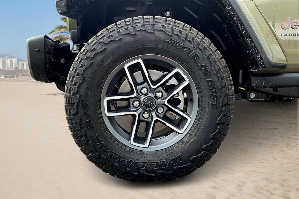 new 2025 Jeep Gladiator car, priced at $54,352
